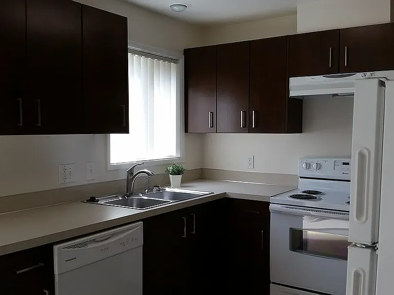 Southgate Apartments — Photo 1