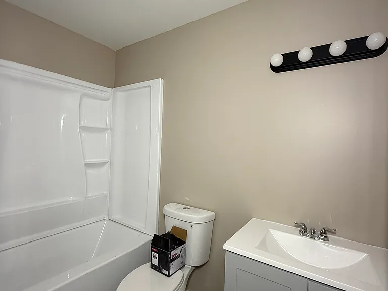 312 W 5th North St #3 — Photo 4