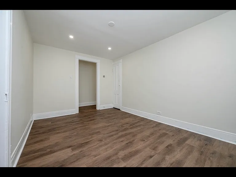 230 John St #2 — Photo 23
