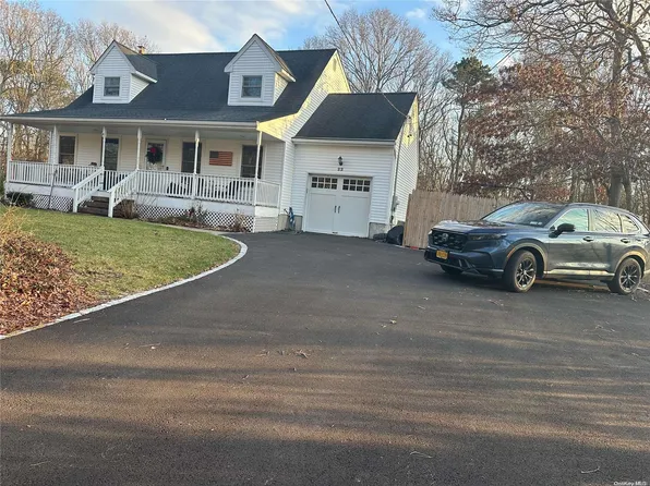 22 Dawn Drive, Shirley, NY 11967