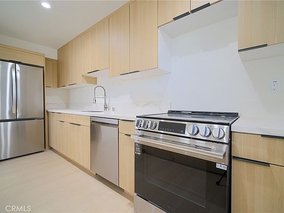 3rd image of 257 South Ave #54-2571/2