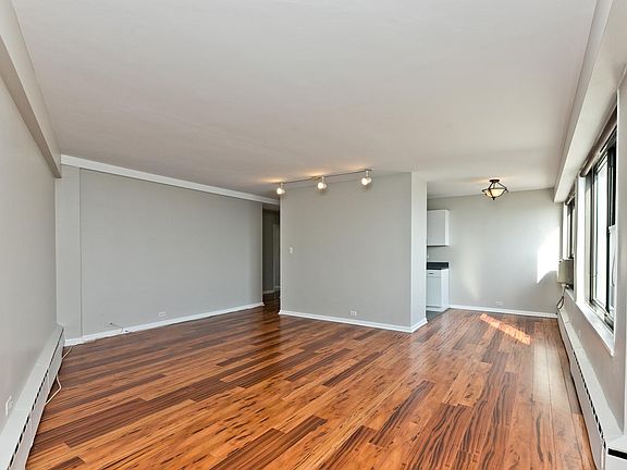 3rd image of 3410 N Lake Shore Dr #14W