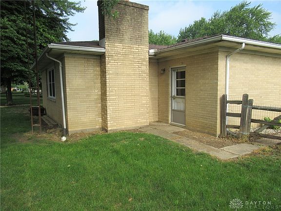 5th image of 8 Greenmoor Dr