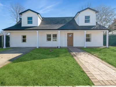 2125 North Drive, Seaford, NY, 11783