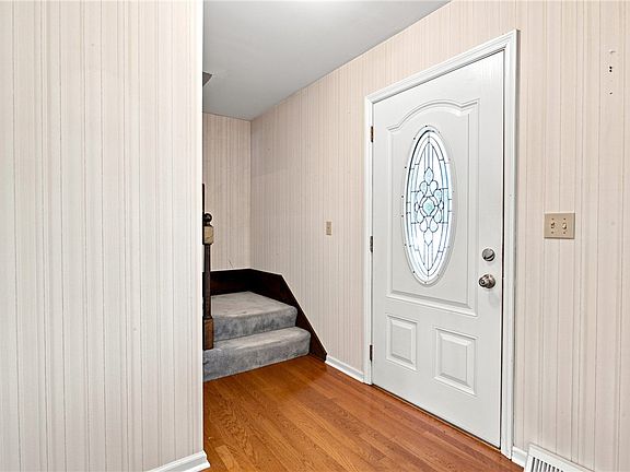 4th image of 1819 Reynolds Dr
