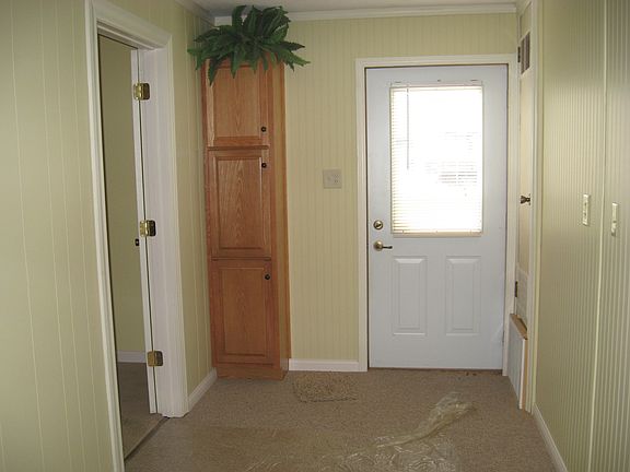 5th image of 112 E Windsor St