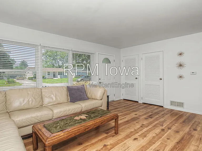 2116 Ferndale Ave — Photo 7