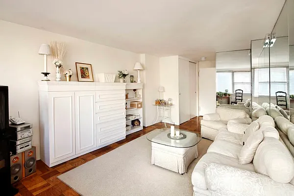 Sold by Town Residential | media 19