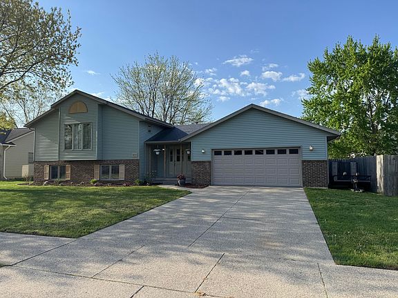 2nd image of 1406 Manorwood Dr SE