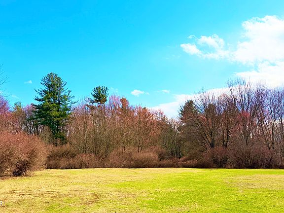 5th image of 56 Meadowland Dr