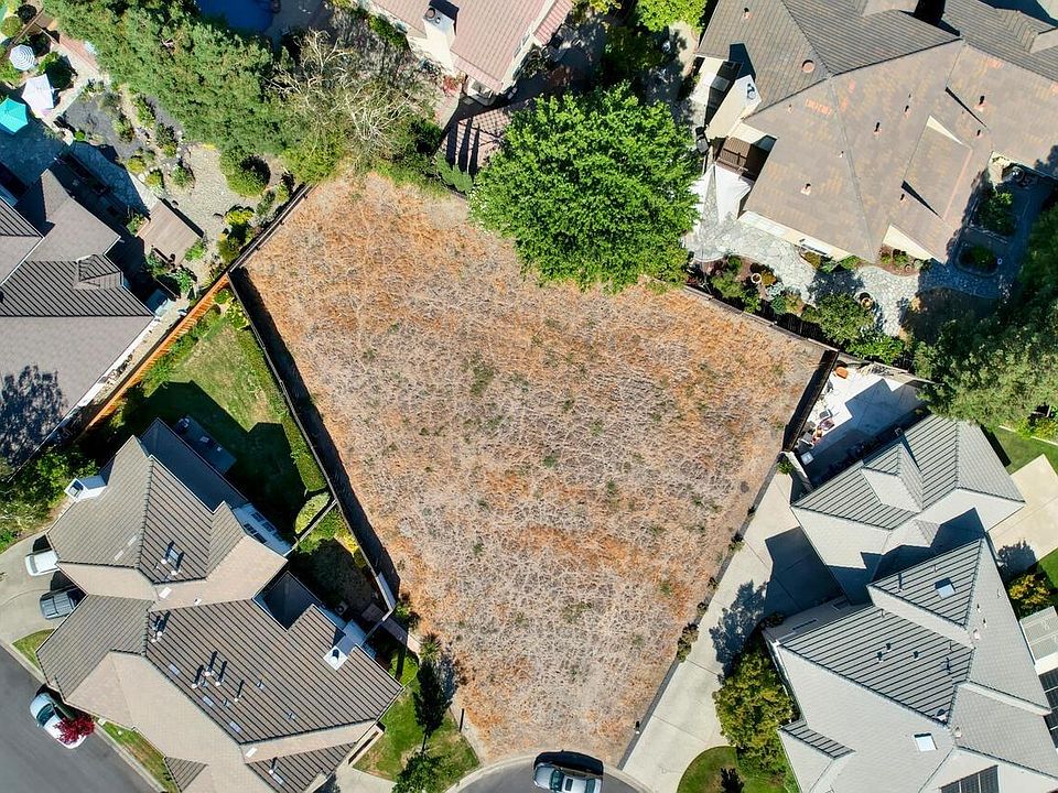 1st image of 7635 Bridgeview Dr