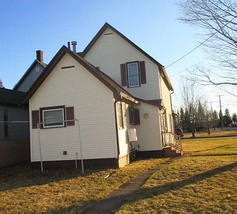 5th image of 302 14th Ave E