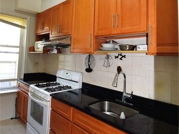 4th image of 1457 Bath Ave