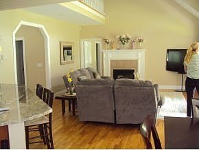 4th image of 141 Country Club Dr