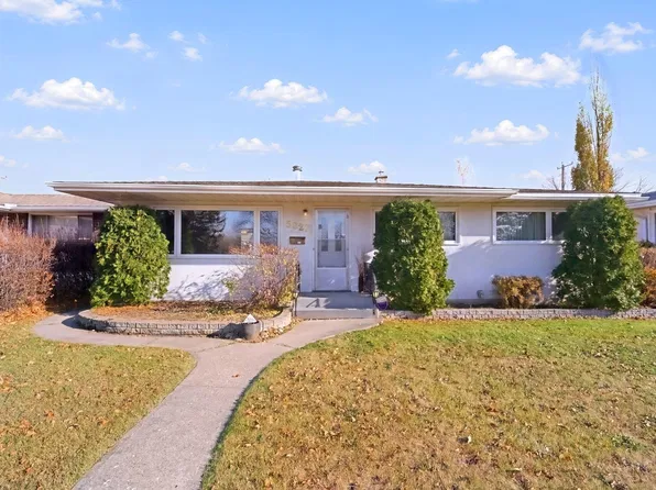 5827 115th St NW, Edmonton, AB T6H 3P6