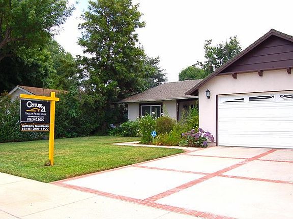 3rd image of 6914 Royer Ave