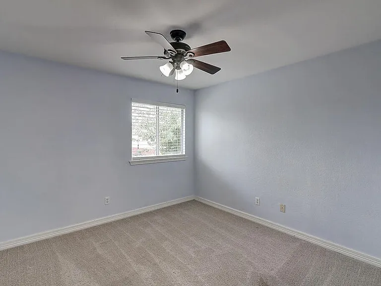 7810 Duchess St — Photo 7