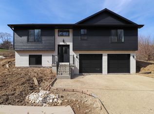 227 Olympic Heights Rd, Dubuque, IA 52001