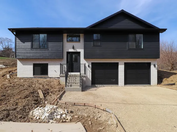 227 Olympic Heights Rd, Dubuque, IA 52001