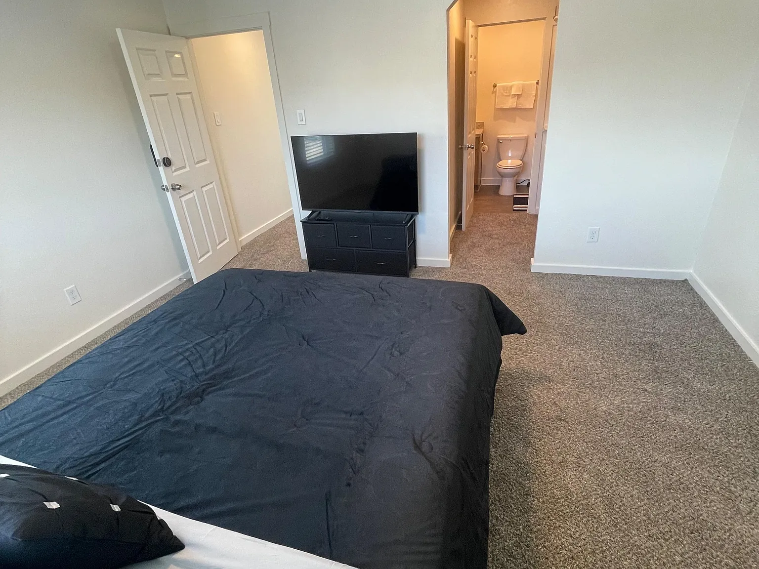 3 bed, 2.5 bath, 1527 sqft, $1,390 — Photo 3