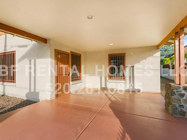 1040 N Arizona Ave — Photo 4
