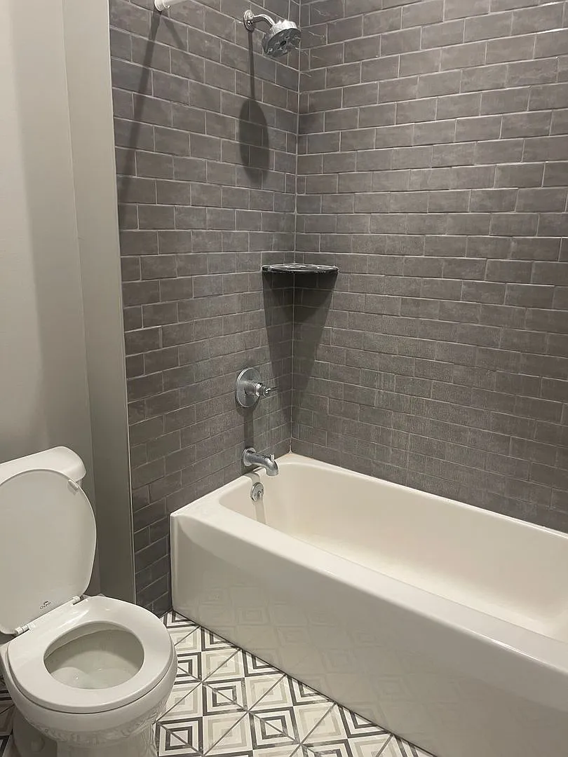 Bourounis Holdings LLC-Columbia City — Photo 4