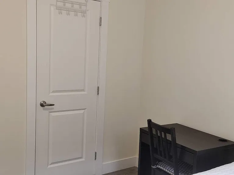 44XX Huxley Ave #BASEMENT — Photo 4