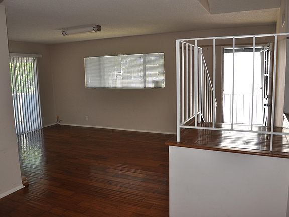 4th image of 3239 Fairesta St APT 3