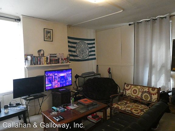 2nd image of 1201 E Ash St #102