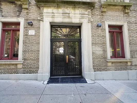 Rented by Sovereign Associates | media 31