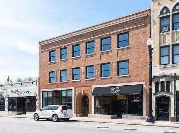 2nd image of 6710 N Northwest Hwy #2S