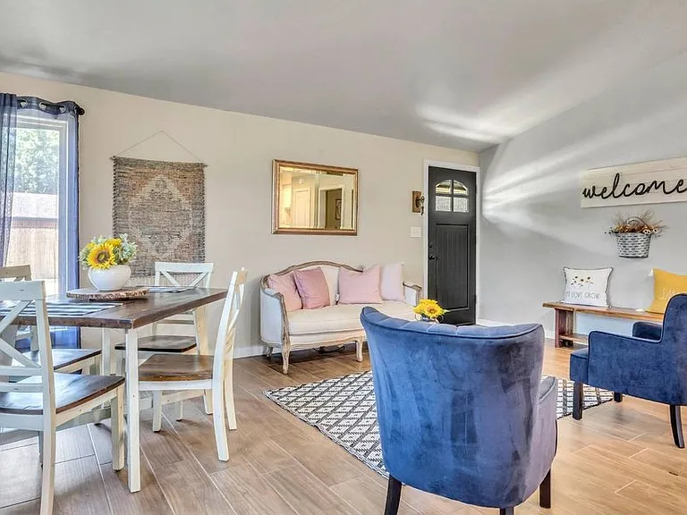 1115 Osage St — Photo 3