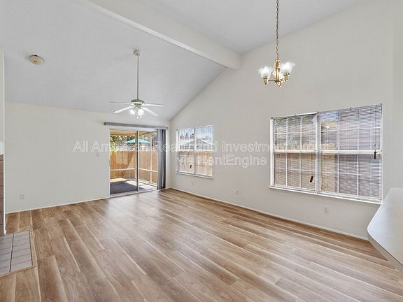 5th image of 510 Woodland Park Cir