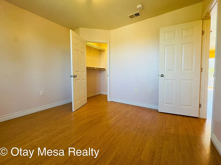 1061 Saturn Blvd — Photo 8
