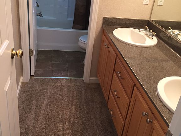 5th image of 2297 Hampshire Dr