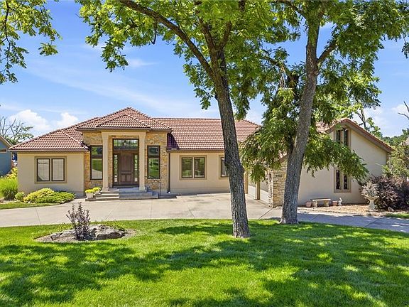 5th image of 7810 NW Scenic Dr