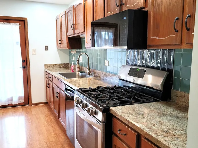 9264 Windsor Pkwy #0 — Photo 9