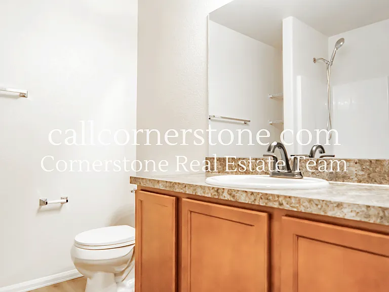 2138 Phillips Aly — Photo 14