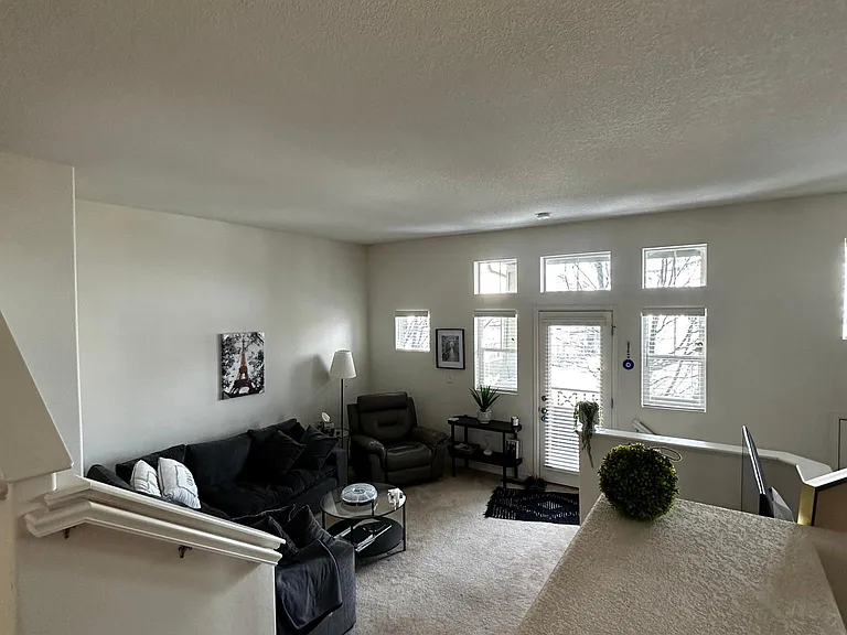 1705 Venice Ln — Photo 3