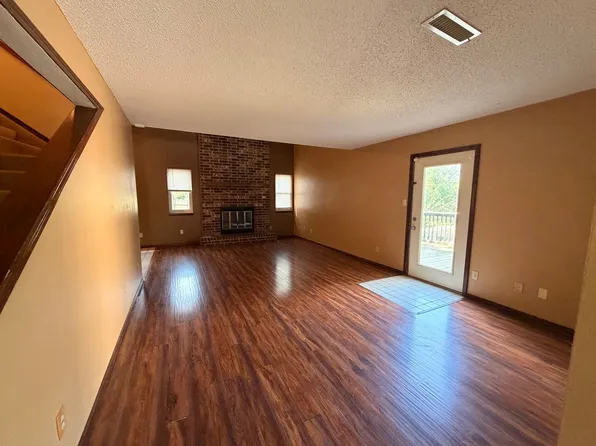 1121 W 19th Ter, Russellville, AR 72801