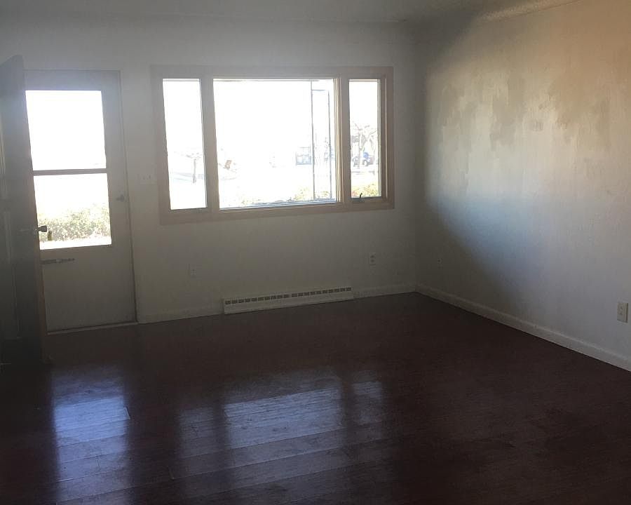 1st image of 907 35th Avenue Ct