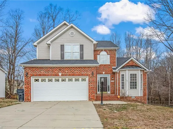 2002 Wake Bridge Dr, Whitsett, NC 27377