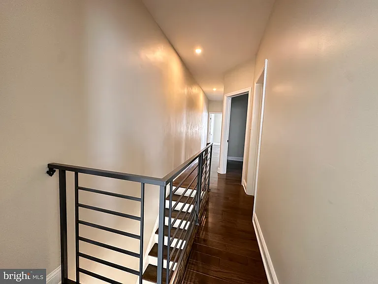 1822 S 22nd St — Photo 3