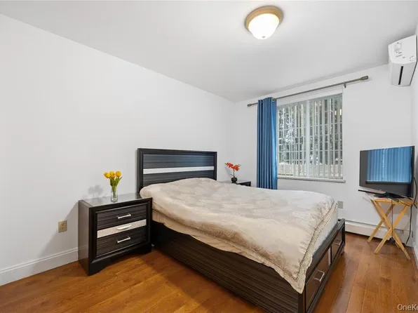 183-26 Booth Memorial Avenue image 17 of 24