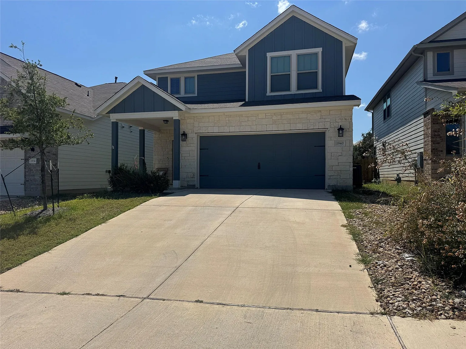 4 bed, 3.5 bath, 2410 sqft, $2,100 — Photo 3