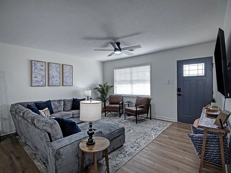 124 Hill Cir — Photo 3