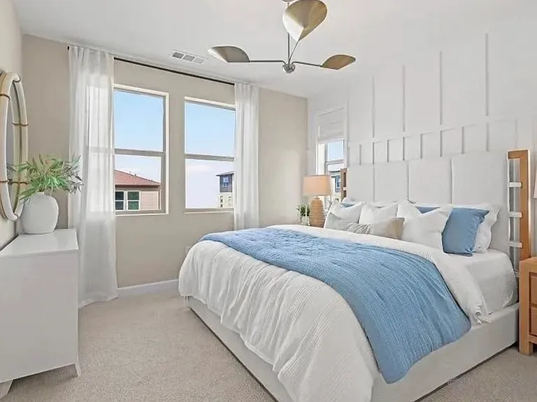 319 Honeysuckle Way — Photo 14