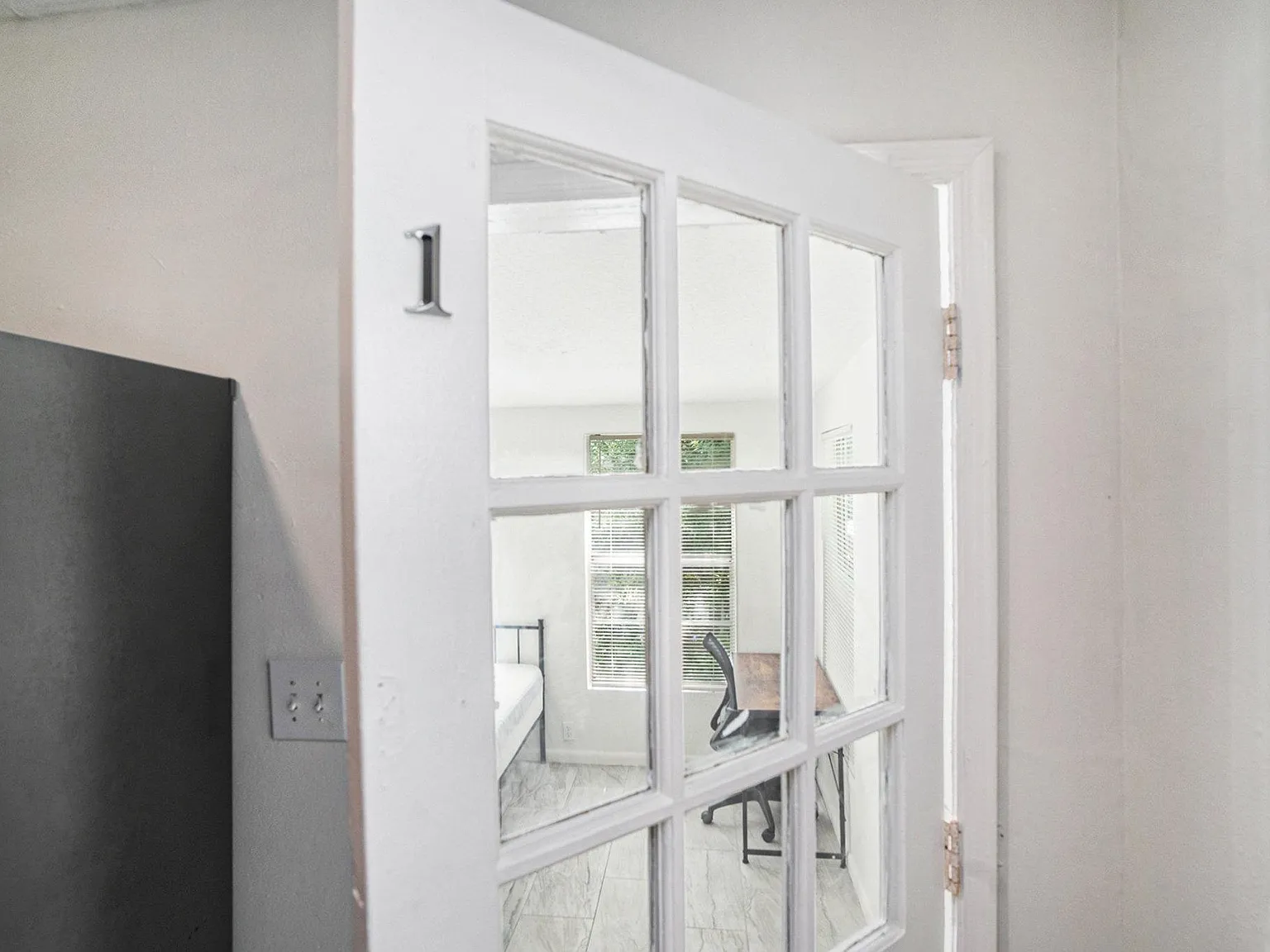 4 bed, 2.0 bath, 1088 sqft, $832 — Photo 2