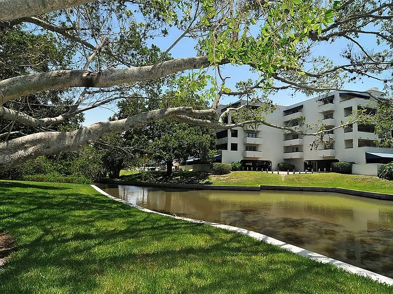 835 S Osprey Ave #201 — Photo 37