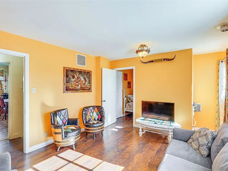 209 N 4th St #C — Photo 8